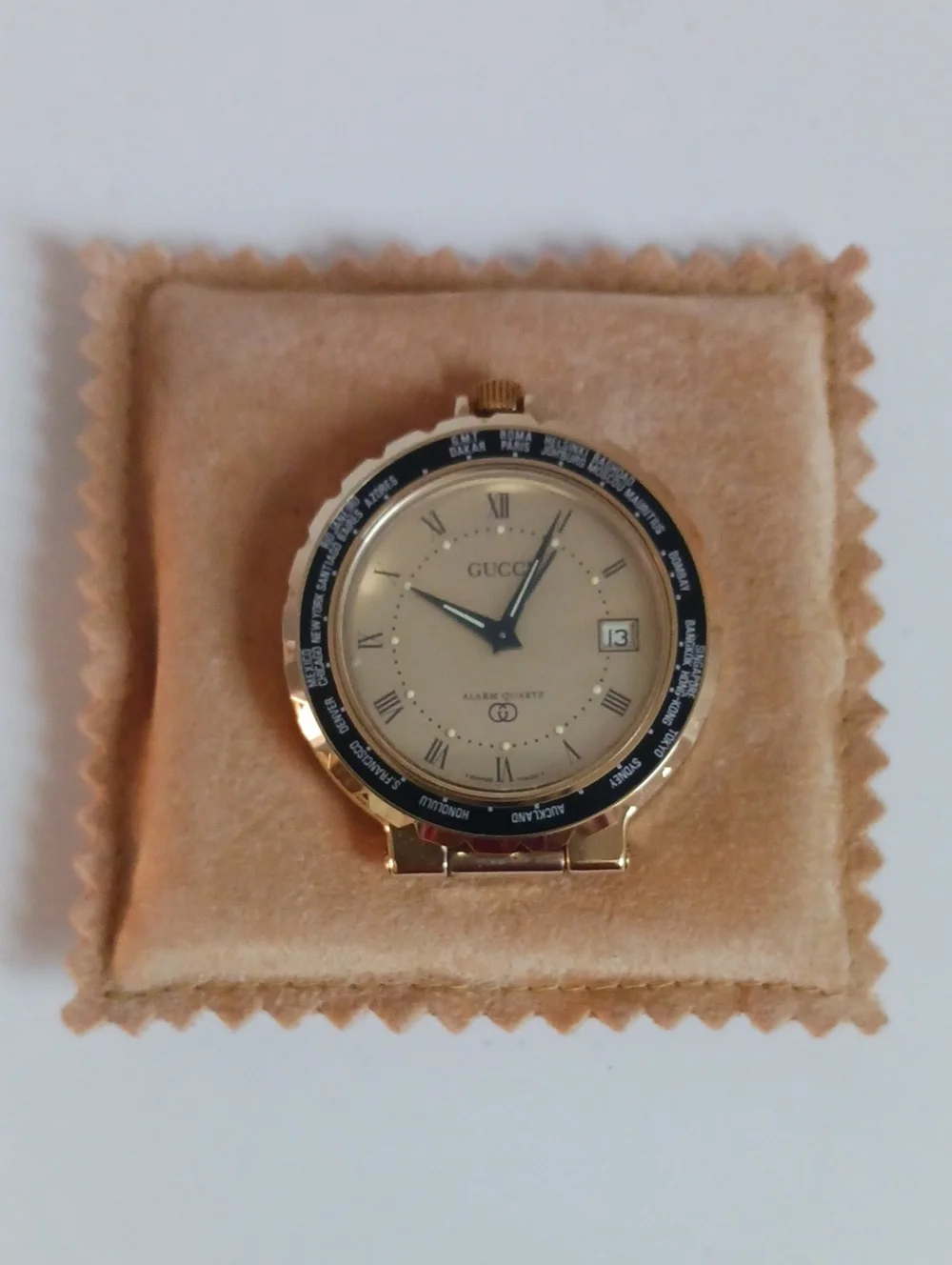 GUCCI NIB TRAVEL POCKET ALARM WATCH